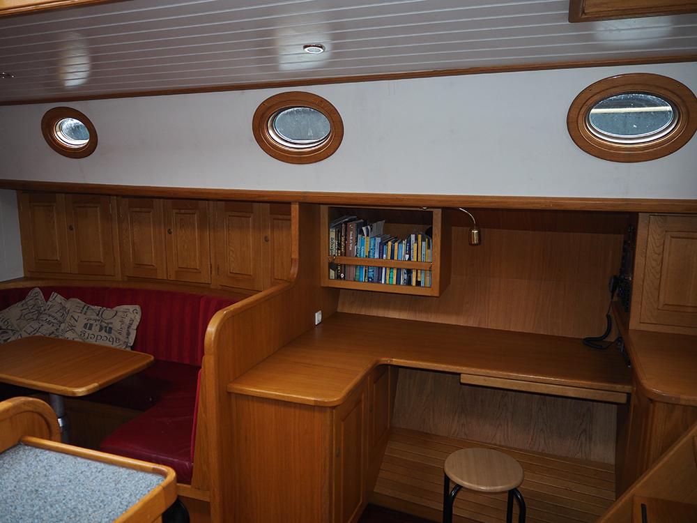 Saloon, Accommodation